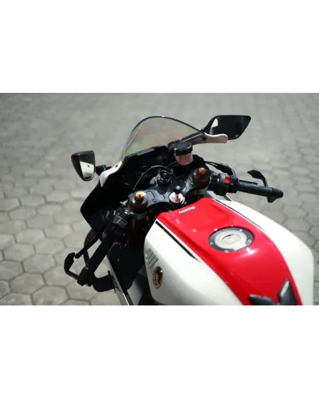 Yamaha YZF R7 World GP 60Th Anniversary