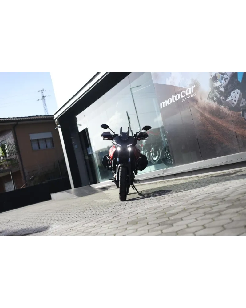 Yamaha Tracer 7 Vermelha