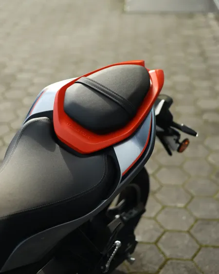 QJMotor SRK 125 2025 – 10.100 km – Naked 125cc – Motocar Vila das Aves