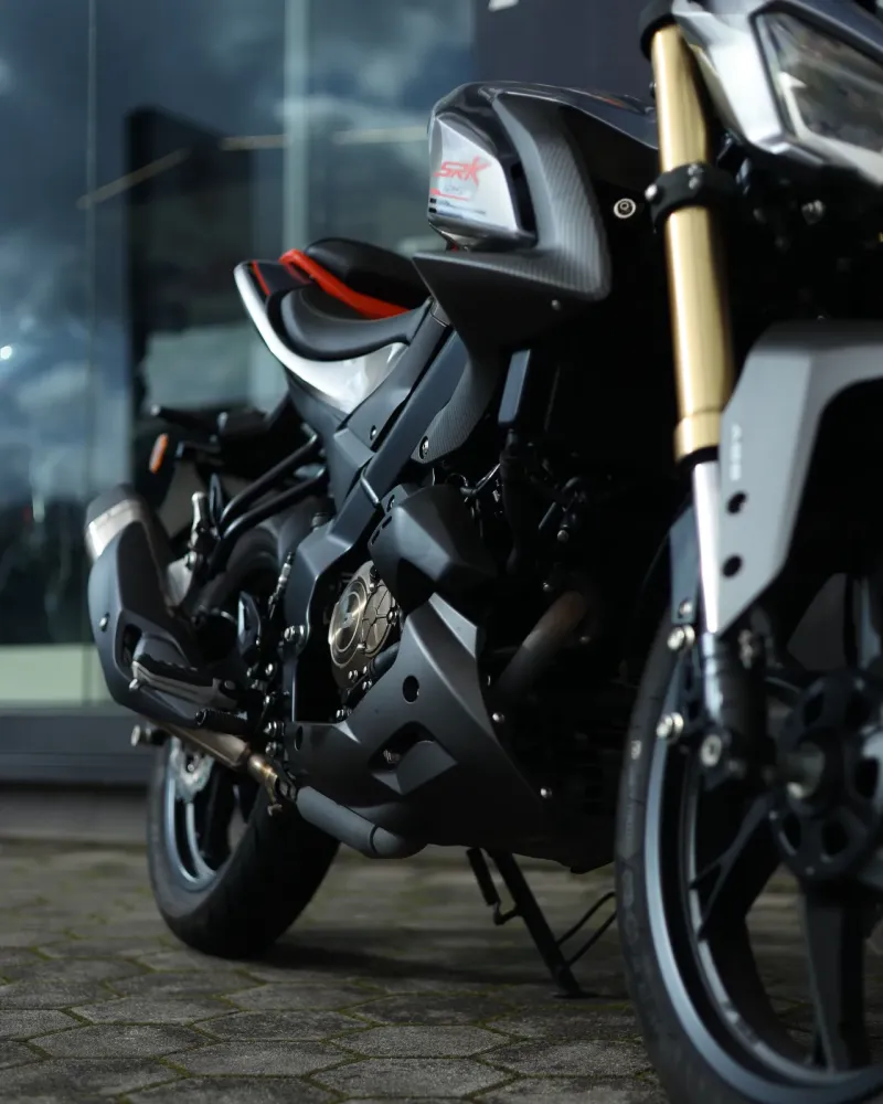 QJMotor SRK 125 2025 – 10.100 km – Naked 125cc – Motocar Vila das Aves