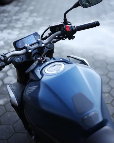 Honda CB650R 2022 – 25.525 km – Naked 4 Cilindros – Motocar Vila das Aves | Santo Tirso Porto