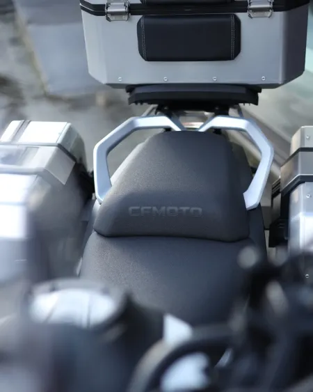 CFMOTO 800MT Explorer 2025 – 789 km – Como Nova – Motocar Vila das Aves | Santo Tirso Porto