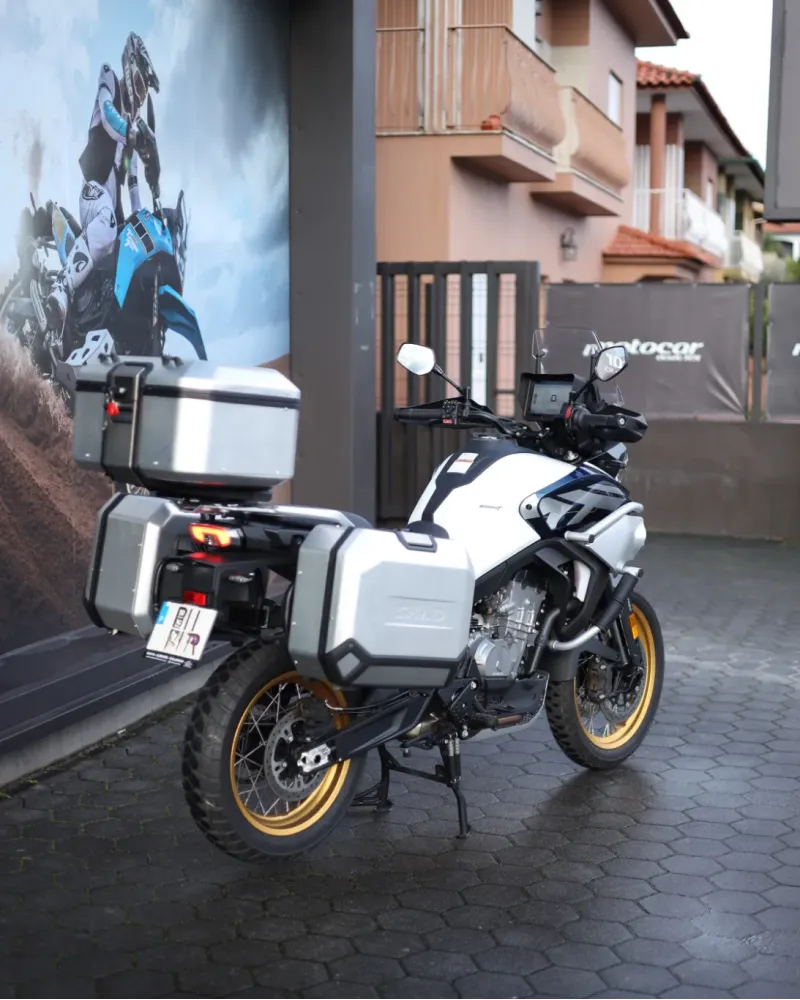 CFMOTO 800MT Explorer 2025 – 789 km – Como Nova – Motocar Vila das Aves | Santo Tirso Porto