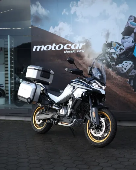 CFMOTO 800MT Explorer 2025 – 789 km – Como Nova – Motocar Vila das Aves | Santo Tirso Porto