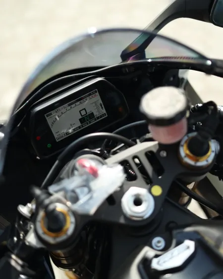 Yamaha YZF-R1 M — Nova 0 km | Últimas 2 Unidades | Motocar