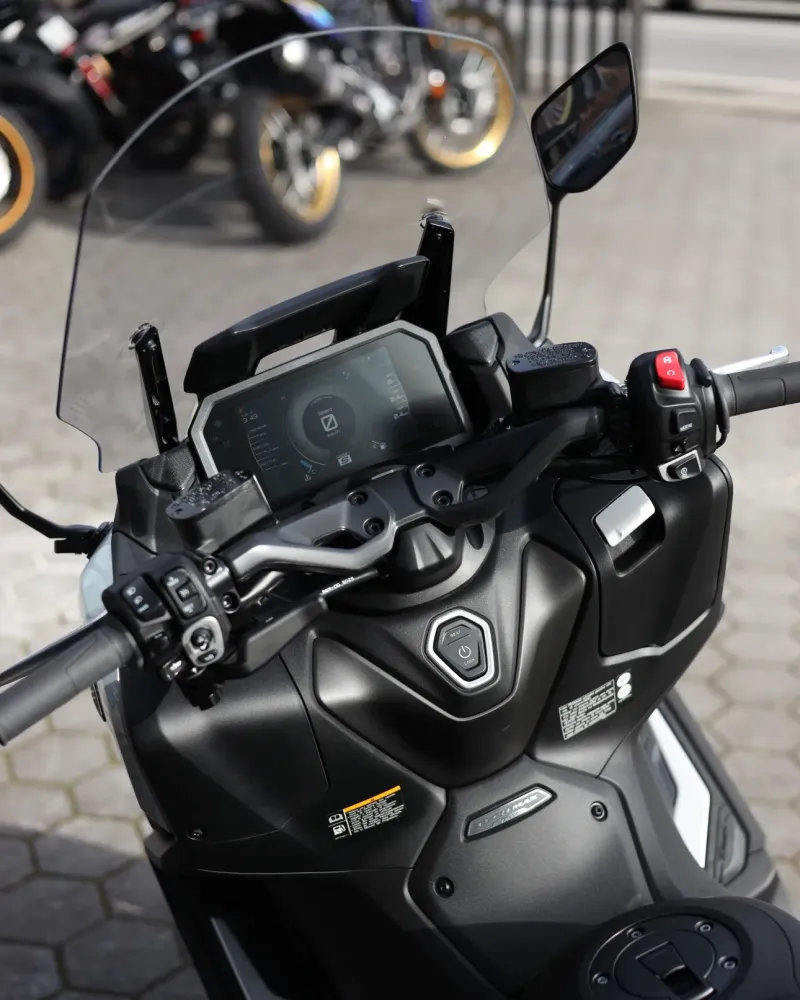 Yamaha TMAX TECH MAX