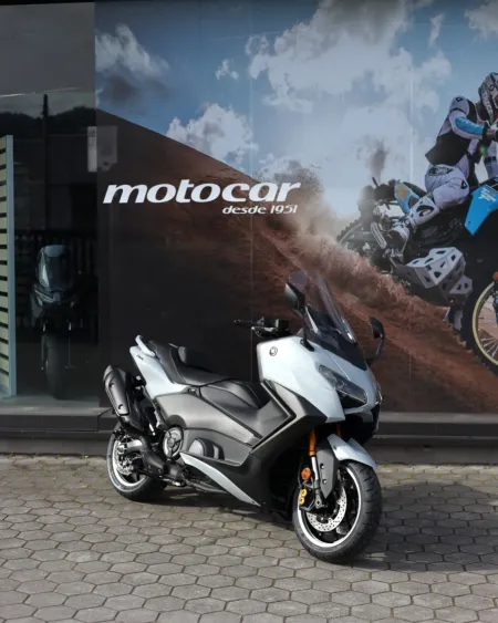 Yamaha TMAX TECH MAX