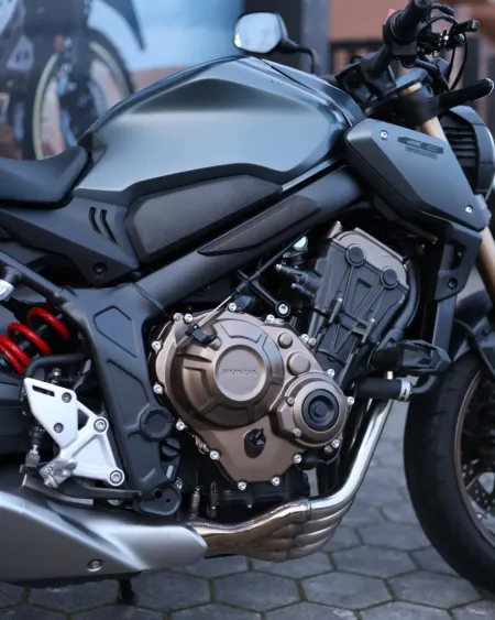 Honda CB650R 2023 | 5.450 km | Naked Neo Sports Café | Motocar Vila das Aves (Santo Tirso, Porto)