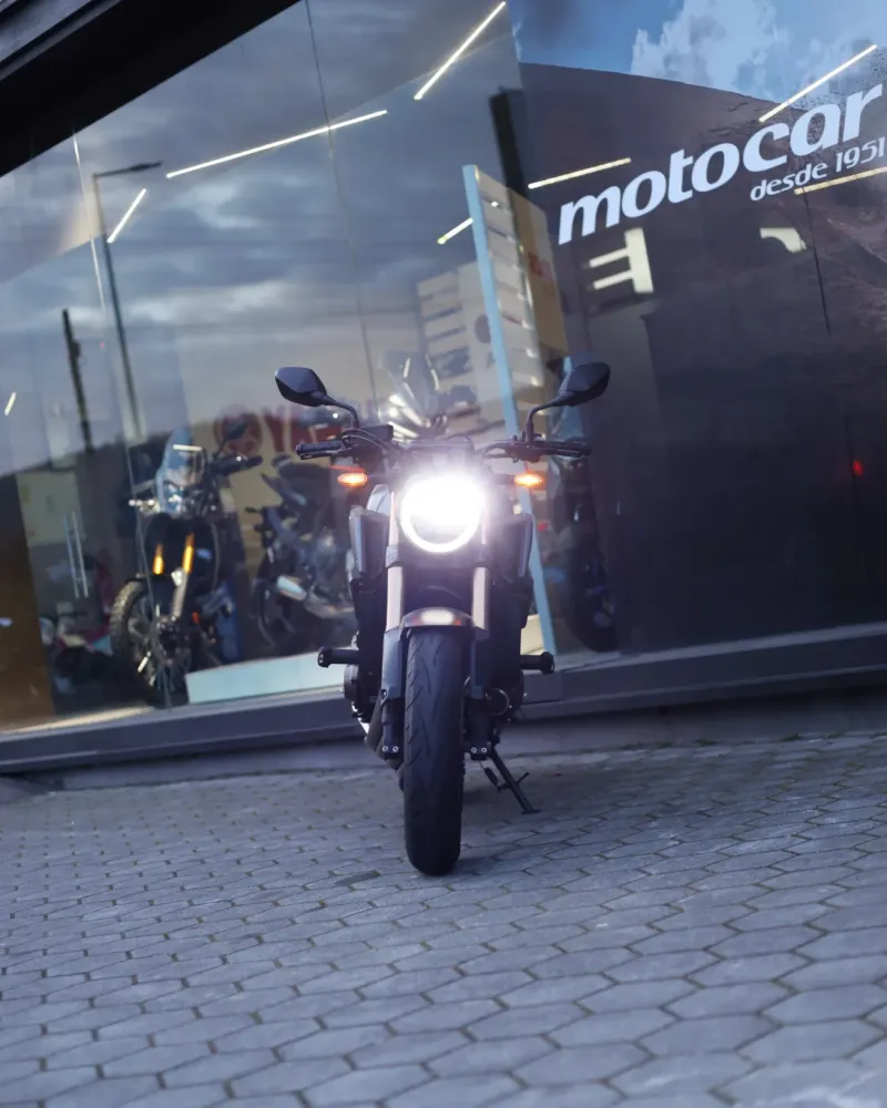 Honda CB650R 2023 | 5.450 km | Naked Neo Sports Café | Motocar Vila das Aves (Santo Tirso, Porto)