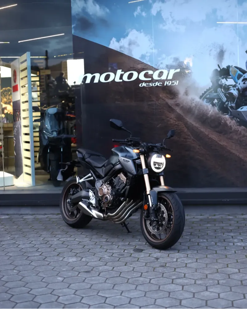 Honda CB650R 2023 | 5.450 km | Naked Neo Sports Café | Motocar Vila das Aves (Santo Tirso, Porto)