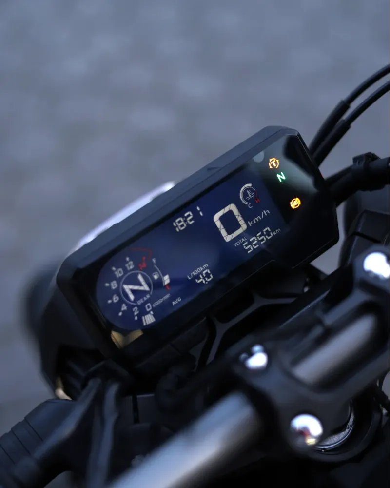 Honda CB650R 2023 | 5.450 km | Naked Neo Sports Café | Motocar Vila das Aves (Santo Tirso, Porto)