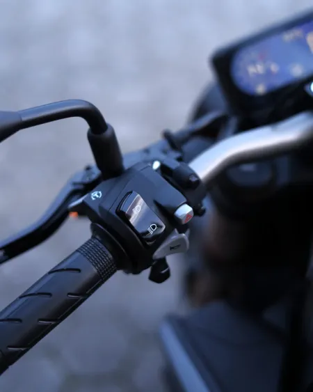 Honda CB650R 2023 | 5.450 km | Naked Neo Sports Café | Motocar Vila das Aves (Santo Tirso, Porto)