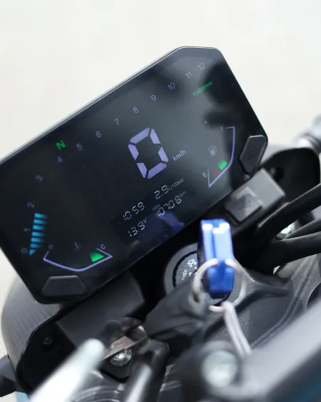 VOGE 125R 2023 – 10.708 km – Naked 125cc Moderna – Motocar Vila das Aves | Santo Tirso Porto