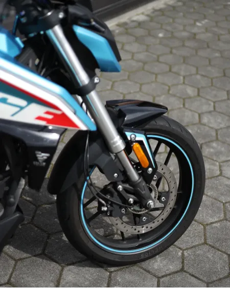 VOGE 125R 2023 – 10.708 km – Naked 125cc Moderna – Motocar Vila das Aves | Santo Tirso Porto