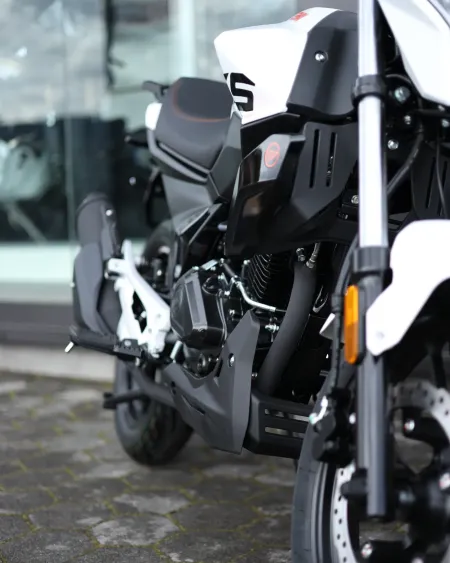 Keeway RKS 125 2026 Nova – Naked 125cc Económica – Motocar Vila das Aves | Santo Tirso Porto