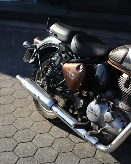 Royal Enfield Classic 350 2022 – 9.616 km – Estilo Clássico – Motocar Vila das Aves | Santo Tirso Porto