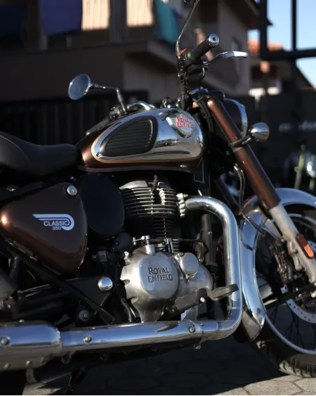 Royal Enfield Classic 350 2022 – 9.616 km – Estilo Clássico – Motocar Vila das Aves | Santo Tirso Porto