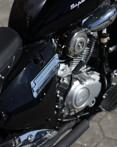 Keeway Superlight Standard Edition 2026 Nova – Custom 125cc – Motocar Vila das Aves | Santo Tirso Porto