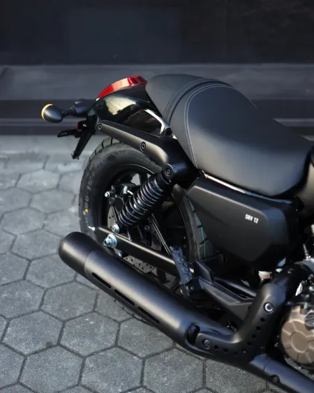 QJ Motor SRV 12 2026 Nova – Custom 125cc – Motocar Vila das Aves | Santo Tirso Porto