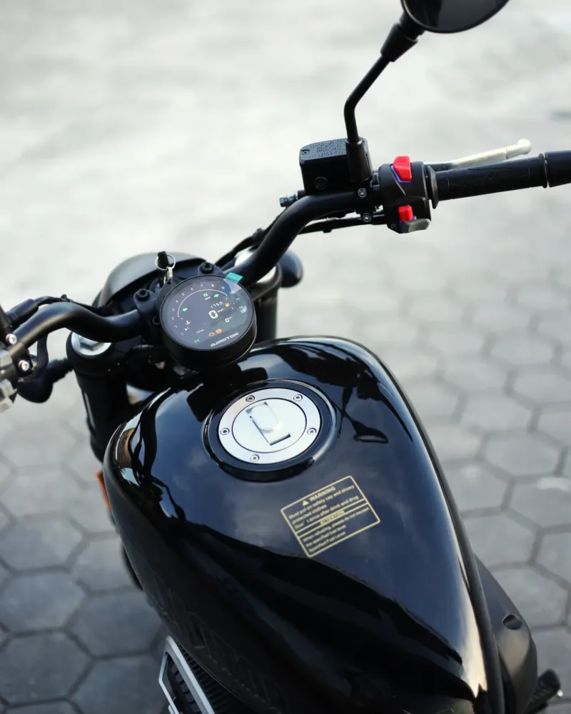 QJ Motor SRV 12 2026 Nova – Custom 125cc – Motocar Vila das Aves | Santo Tirso Porto