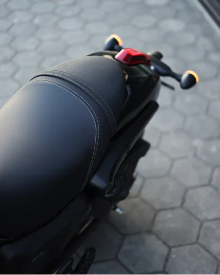 QJ Motor SRV 12 2026 Nova – Custom 125cc – Motocar Vila das Aves | Santo Tirso Porto