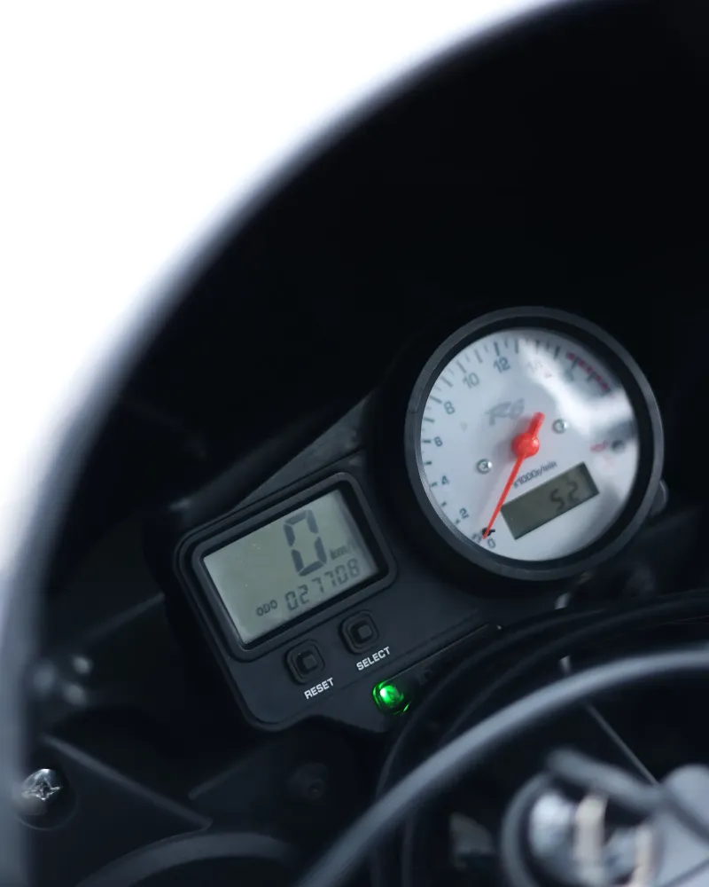 Yamaha YZF-R6 1999 – 27.708 km – Supersport Clássica – Motocar Vila das Aves | Santo Tirso Porto