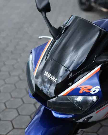 Yamaha YZF-R6 1999 – 27.708 km – Supersport Clássica – Motocar Vila das Aves | Santo Tirso Porto