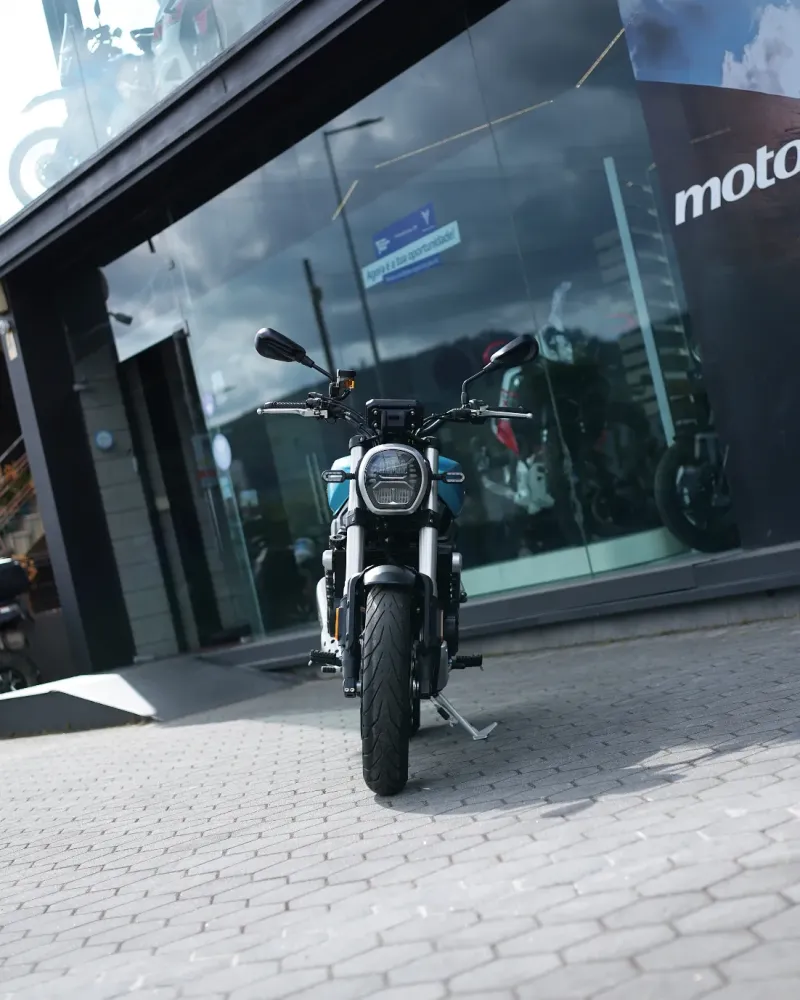 Voge 525AC 2025 Nova – Naked Neo Retro – Motocar Vila das Aves | Santo Tirso Porto