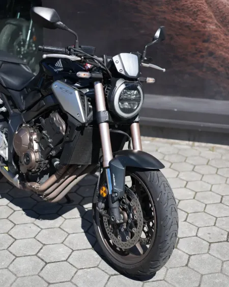 Honda CB650R 2019 – 24.882 km – Naked 4 Cilindros – Motocar Vila das Aves | Santo Tirso Porto