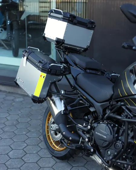 QJMotor SRT 900SX 2026 Nova – Trail Touring Premium – Motocar Vila das Aves | Santo Tirso Porto