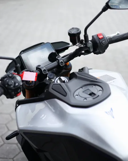 Yamaha MT-09 SP 2025 – 8.504 km – Suspensão Öhlins e Tecnologia Premium – Motocar Vila das Aves | Santo Tirso Porto