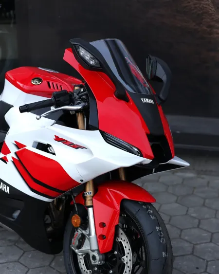 Yamaha R9 2026 70º Aniversário Nova – Supersport 890cc – Motocar Vila das Aves | Santo Tirso Porto