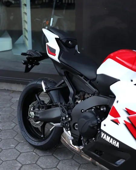 Yamaha R9 2026 70º Aniversário Nova – Supersport 890cc – Motocar Vila das Aves | Santo Tirso Porto