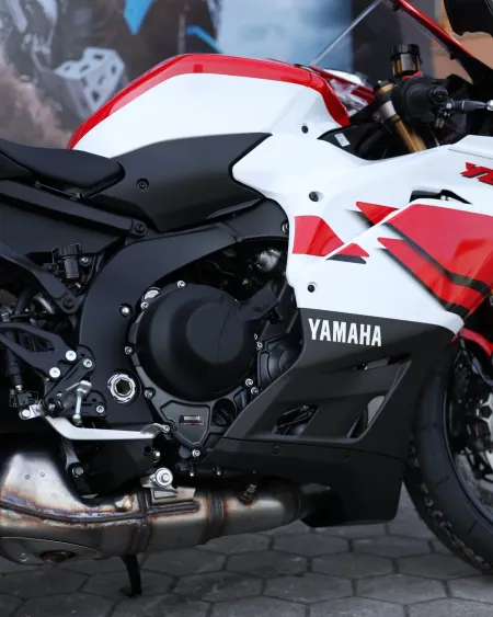 Yamaha R9 2026 70º Aniversário Nova – Supersport 890cc – Motocar Vila das Aves | Santo Tirso Porto