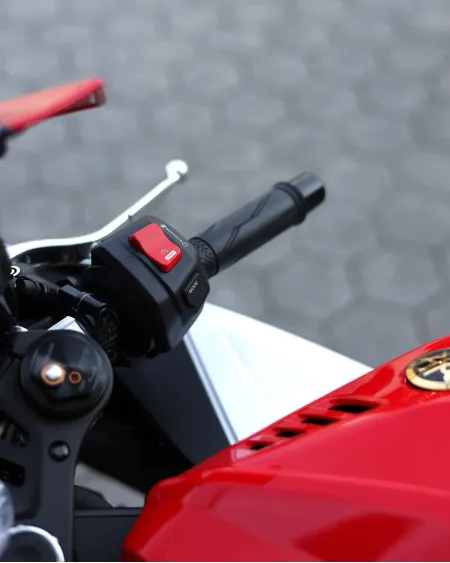 Yamaha R9 2026 70º Aniversário Nova – Supersport 890cc – Motocar Vila das Aves | Santo Tirso Porto