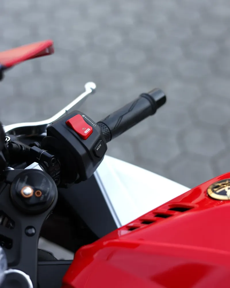 Yamaha R9 2026 70º Aniversário Nova – Supersport 890cc – Motocar Vila das Aves | Santo Tirso Porto