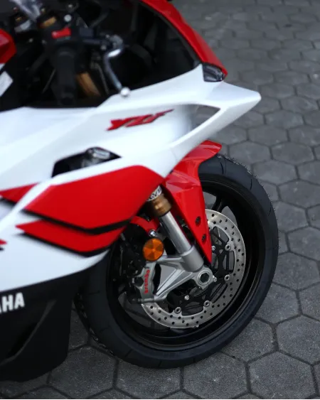 Yamaha R9 2026 70º Aniversário Nova – Supersport 890cc – Motocar Vila das Aves | Santo Tirso Porto