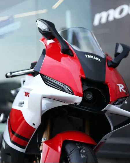 Yamaha R9 2026 70º Aniversário Nova – Supersport 890cc – Motocar Vila das Aves | Santo Tirso Porto