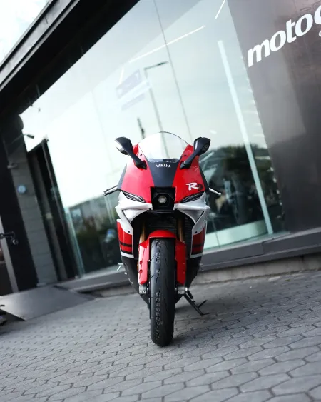 Yamaha R9 2026 70º Aniversário Nova – Supersport 890cc – Motocar Vila das Aves | Santo Tirso Porto