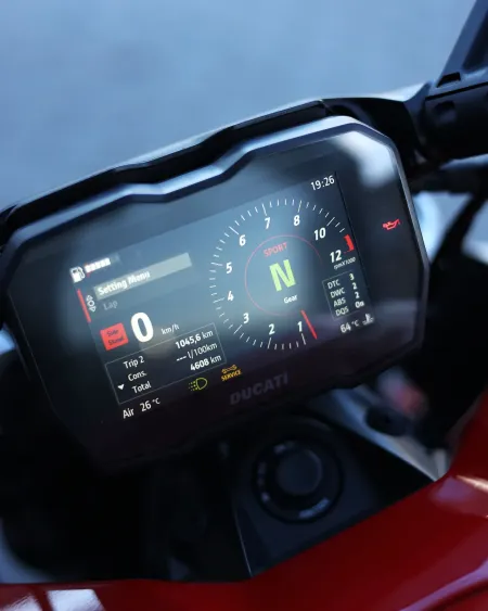 Ducati Diavel V4 2022 – 4.608 km – Muscle Cruiser Premium – Motocar Vila das Aves | Santo Tirso Porto