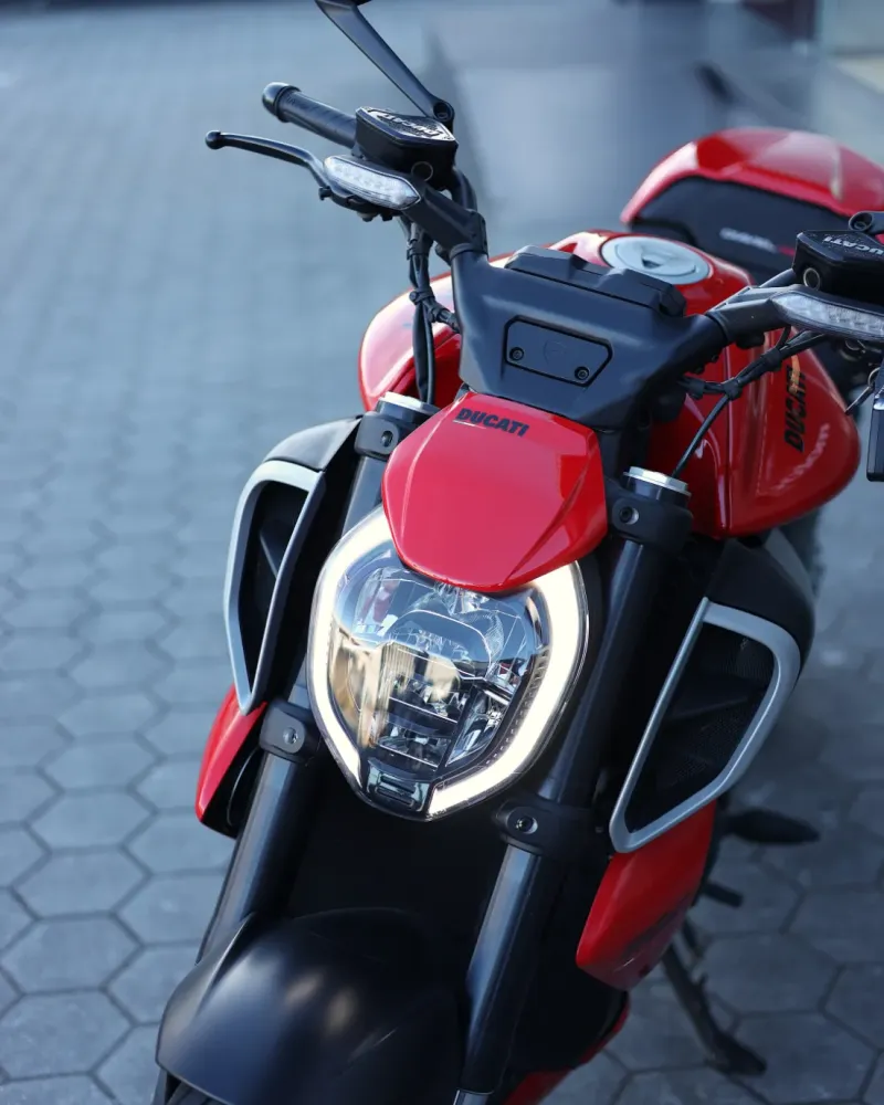 Ducati Diavel V4 2022 – 4.608 km – Muscle Cruiser Premium – Motocar Vila das Aves | Santo Tirso Porto
