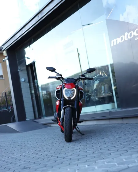 Ducati Diavel V4 2022 – 4.608 km – Muscle Cruiser Premium – Motocar Vila das Aves | Santo Tirso Porto