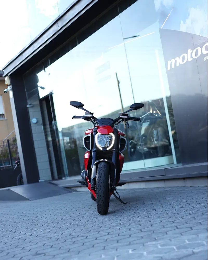 Ducati Diavel V4 2022 – 4.608 km – Muscle Cruiser Premium – Motocar Vila das Aves | Santo Tirso Porto