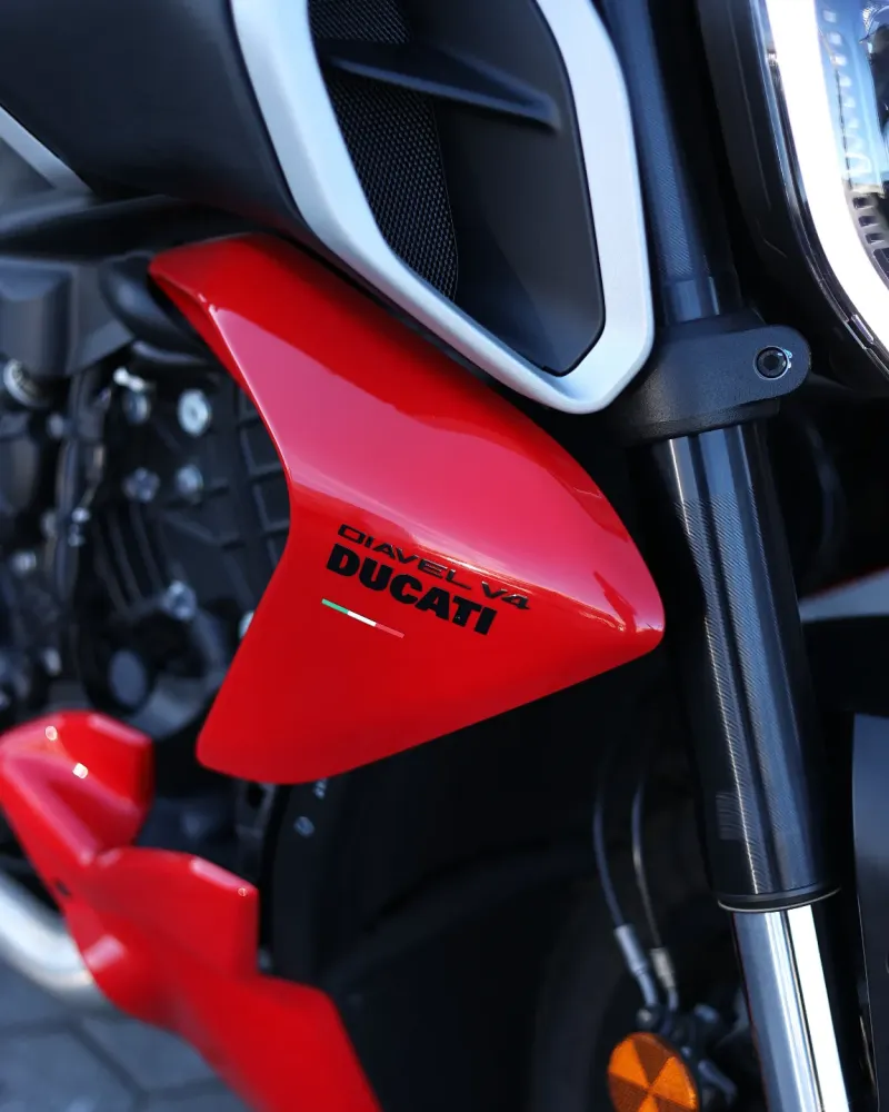 Ducati Diavel V4 2022 – 4.608 km – Muscle Cruiser Premium – Motocar Vila das Aves | Santo Tirso Porto