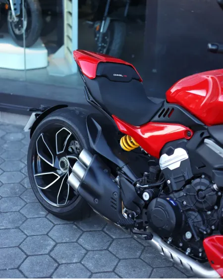 Ducati Diavel V4 2022 – 4.608 km – Muscle Cruiser Premium – Motocar Vila das Aves | Santo Tirso Porto