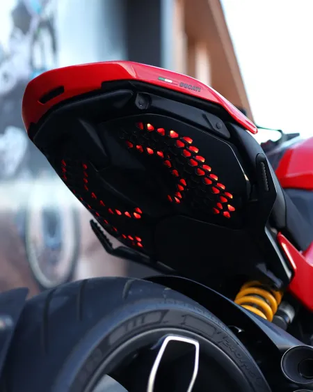 Ducati Diavel V4 2022 – 4.608 km – Muscle Cruiser Premium – Motocar Vila das Aves | Santo Tirso Porto