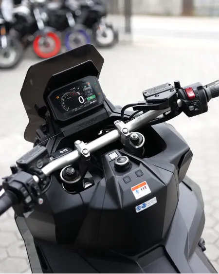Honda X-ADV 750 2022 – 9.617 km – Scooter Adventure – Motocar Vila das Aves | Santo Tirso Porto