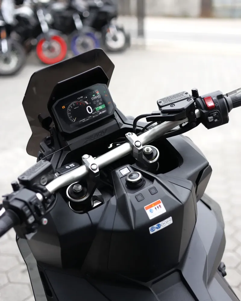 Honda X-ADV 750 2022 – 9.617 km – Scooter Adventure – Motocar Vila das Aves | Santo Tirso Porto