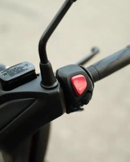 Yamaha XMAX 300 2018 – 25.449 km – Scooter GT Premium – Motocar Vila das Aves | Santo Tirso Porto