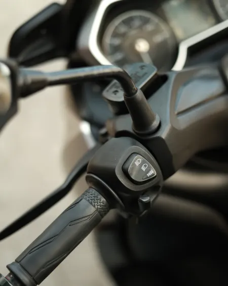 Yamaha XMAX 300 2018 – 25.449 km – Scooter GT Premium – Motocar Vila das Aves | Santo Tirso Porto